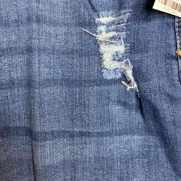 NWT Style & Co Blue Denim Pockets Shorts Distressed 18W PLUS SIZE - Picture 3 of 6